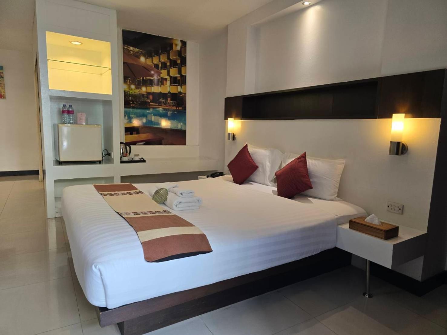 פאטאיה Baron Beach Hotel מראה חיצוני תמונה