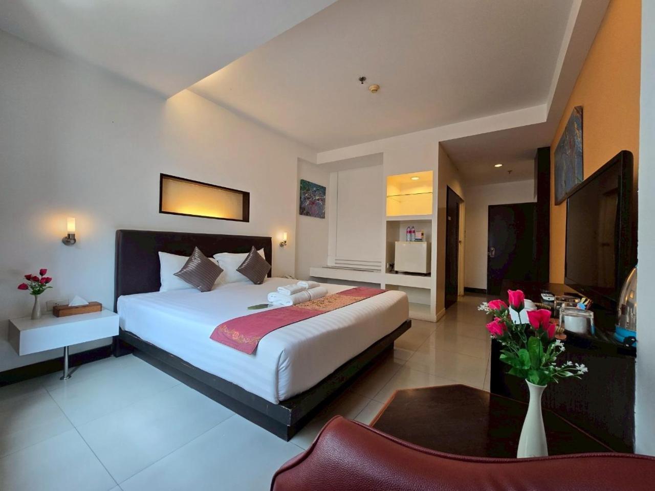 פאטאיה Baron Beach Hotel מראה חיצוני תמונה