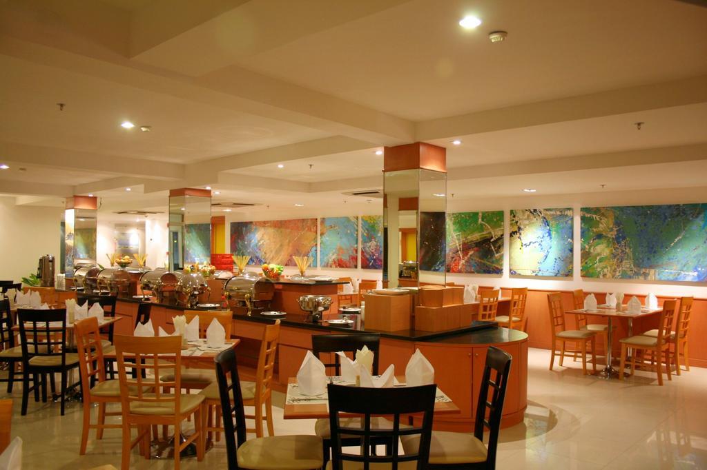 פאטאיה Baron Beach Hotel מראה חיצוני תמונה