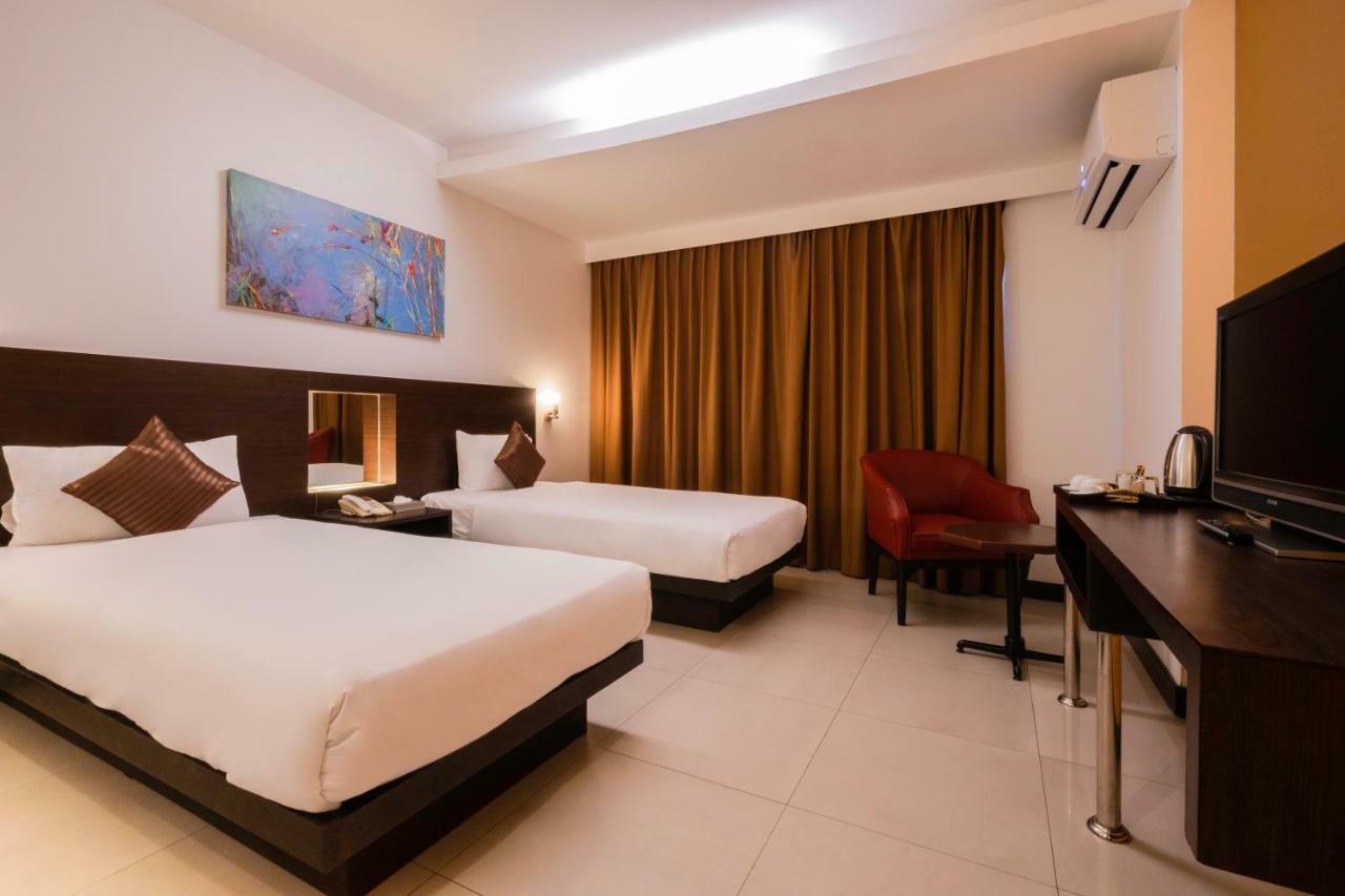 פאטאיה Baron Beach Hotel מראה חיצוני תמונה